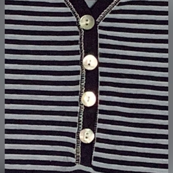 Anne Klein - Blue On Blue Striped V-neck Top With 3/4 Length Sleeves - Medium - Picture 5 of 8